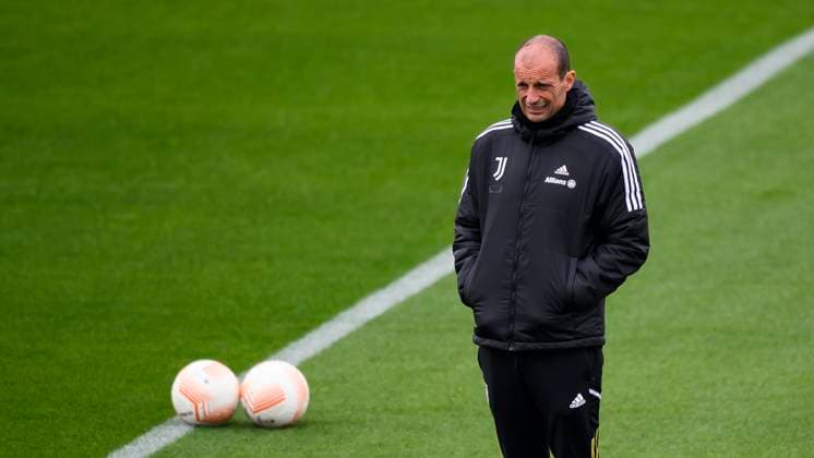 Juventus FC training Massimiliano Allegri, head coach of Juventus FC, looks on during Juventus FC training on the eve of the UEFA Europa League quarterfinal first leg football match between Juventus FC and Sporting CP. Turin Italy Copyright: xNicolòxCampox