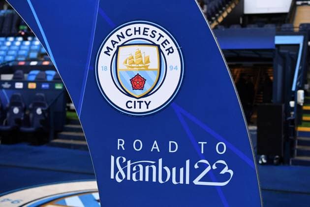 Fußball Champions League Viertelfinale Manchester City - FC Bayern München am 11.04.2023 im Etihad Stadion in Manchester Symbolfoto Logo Manchester City Road to Istanbul