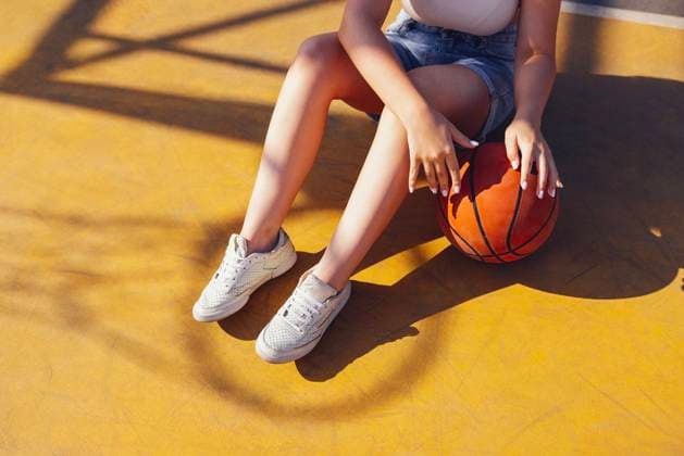 Stylish cool teen girl gathering at basketball court, playing basketball outdoors Mixed race young smiling female outdoors and having fun. Stylish cool teen girl gathering at basketball court, playing basketball outdoors (License=RF) 19832358 ,model released, Symbolfoto Copyright: xZoonar.com DashaxPetrenkox 19832358 ,model released, Symbolfoto ,property released