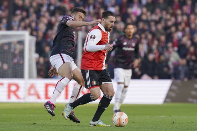 ROTTERDAM, 15-4-2023, Stadium de Kuip, European UEFA Europa League season 2022-2023. Feyenoord - AS Roma. Feyenoord player Orkun Kokcu (R) on the ball during the game Feyenoord - AS Roma. Feyenoord - AS Roma  x20528080x Copyright: