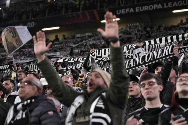 Foto Fabio Ferrari LaPresse 13 Aprile 2023 - Torino, Italia - calcio - Juventus vs Sporting Lisbona - UEFA Europa League - quarti di finale -1 2 - Juventus Stadium. Nella foto: tifosi della Juventus April 13, 2023 Turin, Italy - sport, calcio - Juventus vs Sporting Lisbona - UEFA Europa League - quarter to finals-1 2- Juventus Stadium. In the pic: Juventus supporters  Copyright: xFabioxFerrari LaPressex