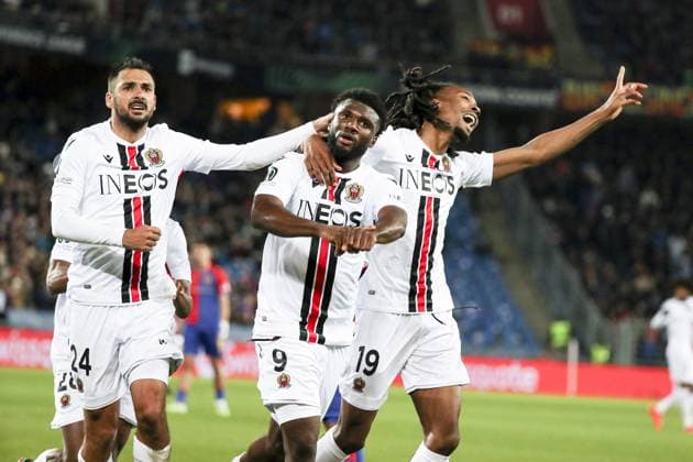 Sport Themen der Woche KW15 Sport Bilder des Tages Joie des joueurs de l equipe Nice apres le but de Terem Moffi 9 FOOTBALL : FC Basel vs OGC Nice - UEFA Europa Conference League quarter-final- 13 04 2023 -St. Jakob b-Park Basel ElyxandroCegarra Panoramic 