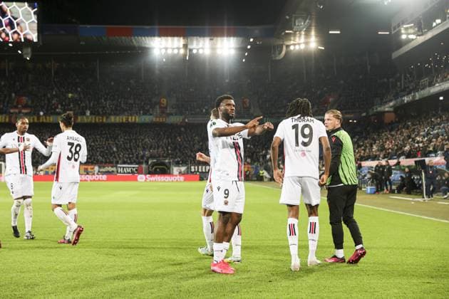 Joie des joueurs de l equipe Nice apres le but de Terem Moffi 9 FOOTBALL : FC Basel vs OGC Nice - UEFA Europa Conference League quarter-final- 13 04 2023 -St. Jakob b-Park Basel ElyxandroCegarra Panoramic 