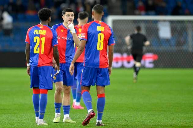 V.l.n.r. Andy Pelmard, Mohamed Zeki Amdouni, Andy Diouf, FCB, FC Basel - OGC Nice, Viertelfinal UEFA Europa Conference, Fussball, 13.04.2023