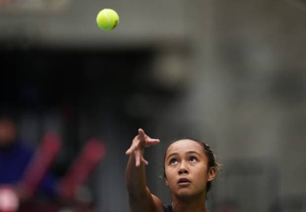 April 15, 2023, VANCOUVER, BC, CANADA: Canada s Leylah Fernandez serves to Belgium s Ysaline Bonaventure during a Billie Jean King Cup qualifiers singles match, in Vancouver, on Saturday, April 15, 2023. Canada News - April 15, 2023  - ZUMAc35_ 20230415_zaf_c35_114 Copyright: xDarrylxDyckx
