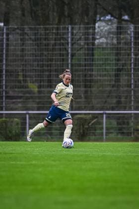 16.04.2023, GER, Fußball, Frauen, Testspiel, 2022 2023, 1. FC Köln - TSG Hoffenheim Michaela Specht (20 TSG) kontrolliert den Ball. Westerburg Schulstadion Rheinland-Pfalz Deutschland