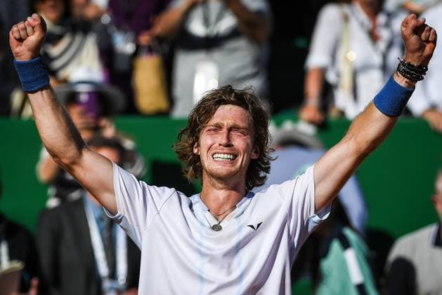 Sport Themen der Woche KW15 Sport Bilder des Tages April 16, 2023, Roquebrune-Cap-Martin, France, France: Andrey RUBLEV of Russia celebrates his victory during the Day eight of Rolex Monte-Carlo Masters 2023, ATP, Tennis Herren Masters 1000 tennis tournament at Monte-Carlo Country Club on April 16, 2023 in Roquebrune-Cap-Martin, France. Roquebrune-Cap-Martin France - ZUMAm308 20230416_zsp_m308_009 Copyright: xMatthieuxMirvillex