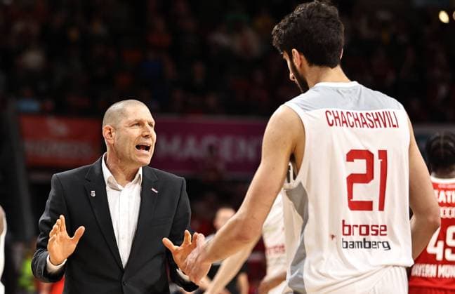 Oren Amiel (Brose Bamberg, Trainer) gibt Anweisungen. GER, FC Bayern Basketball vs. Brose Bamberg, Basketball, 1.Bundesliga, Saison 2022 2023, 16.04.2023, GER, FC Bayern Basketball vs. Brose Bamberg, Basketball, 1.Bundesliga, Saison 2022 2023, 16.04.2023, Muenchen Copyright: xEibner-Pressefoto MarcelxEngelbrechtx EP_MET