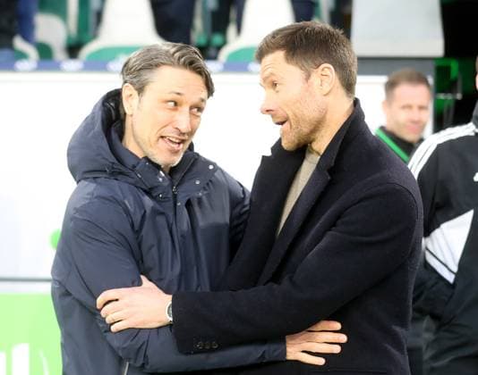 Sport Themen der Woche KW15 Sport Bilder des Tages VfL vs. Leverkusen, 1. BL Wolfsburg, 16.04.2023, FUßBALL - VfL Wolfsburg vs. Bayer 04 Leverkusen, 1. BL, Saison 2022 23. Cheftrainer Niko Kovac (VfL Wolfsburg), Cheftrainer Xabi Alonso (Bayer 04 Leverkusen) Wolfsburg *** VfL vs Leverkusen, 1 BL Wolfsburg, 16 04 2023, FOOTBALL VfL Wolfsburg vs Bayer 04 Leverkusen, 1 BL, season 2022 23 head coach Niko Kovac VfL Wolfsburg , head coach Xabi Alonso Bayer 04 Leverkusen Wolfsburg
