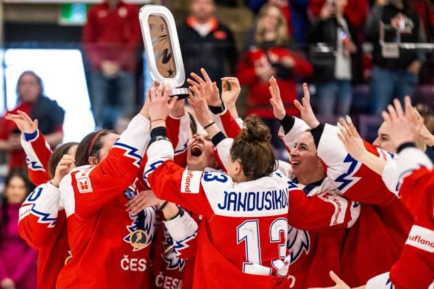 Bilder des Jahres 2023, Sport 04 April Bilder des Jahres 2023, Sport 04 April Sport Themen der Woche KW15 Sport Bilder des Tages 230416 Players of Czech Republic celebrate after winning the 2023 IIHF Women?s World Championship, WM, Weltmeisterschaft bronze medal game between Czech Republic and Switzerland on April 16, 2023 in Brampton. Photo: Mathilda Ahlberg BILDBYRAN kod MA MA0463 ishockey Ice hockey, Eishockey vm dam 2023 iihf womens world championship dam vm ishockey vm czech republic switzerland women bbeng jubel brons *** 230416 Players of Czech Republic celebrate after winning the 2023 IIHF Women?s World Championship bronze medal game between Czech Republic and Switzerland on April 16, 2023 in Brampton Photo Mathilda Ahlberg BILDBYRAN kod MA MA0463 ishockey ice hockey vm dam 2023 iihf womens world championship dam vm ishockey vm czech republic switzerland women bbeng jubel brons,  Copyright: MATHILDAxAHLBERG BB230416MA146