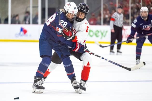 230416 Amanda Kessel of USA and Rebecca Johnston of Canada during the 2023 IIHF Women s World Championship, WM, Weltmeisterschaft final between Canada and USA on April 16, 2023 in Brampton. Photo: Mathilda Ahlberg BILDBYRAN kod MA MA0464 ishockey Ice hockey, Eishockey vm dam 2023 iihf womens world championship dam vm ishockey vm canada usa women bbeng kanada Copyright: MATHILDAxAHLBERG BB230416MA179