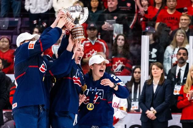 230416 Players of USA celebrate winning the 2023 IIHF Women s World Championship, WM, Weltmeisterschaft final between Canada and USA on April 16, 2023 in Brampton. Photo: Mathilda Ahlberg BILDBYRAN kod MA MA0464 ishockey Ice hockey, Eishockey vm dam 2023 iihf womens world championship dam vm ishockey vm canada usa women bbeng kanada jubel Copyright: MATHILDAxAHLBERG BB230416MA200