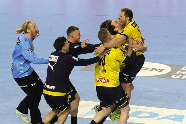 Sport Themen der Woche KW15 Sport Bilder des Tages Lanxess-Arena Köln, DHB Pokalfinale, Magdeburg vs Rhein-Neckar-Löwen, Pokalsieger Löwen, 16.04.2023, Bild: *** Lanxess Arena Cologne, DHB Cup final, Magdeburg vs Rhein Neckar Löwen, cup winner Löwen, 16 04 2023, picture