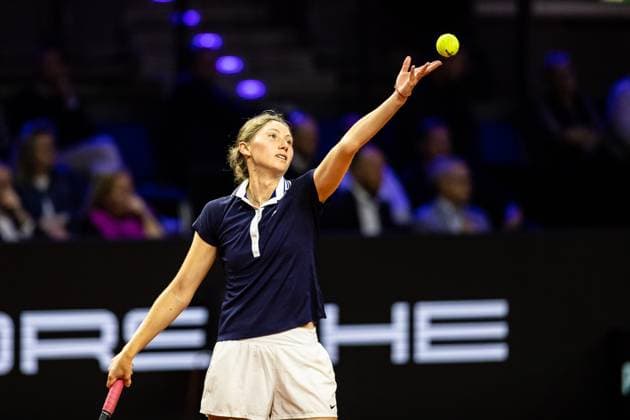 Tamara Korpatsch (GER) vs Cristina Bucsa (ESP) im Bild Cristina Bucsa (ESP) Aufschlag Porsche Tennis Grand Prix GP Stuttgart 2023, Billie Jean King Cup, Porsche-Arena, 17.04.2023 Porsche Tennis Grand Prix GP Stuttgart 2023 Porsche-Arena, 17.04.2023 Stuttgart Copyright: xEibner-Pressefoto RogerxBuerkex EP_EER