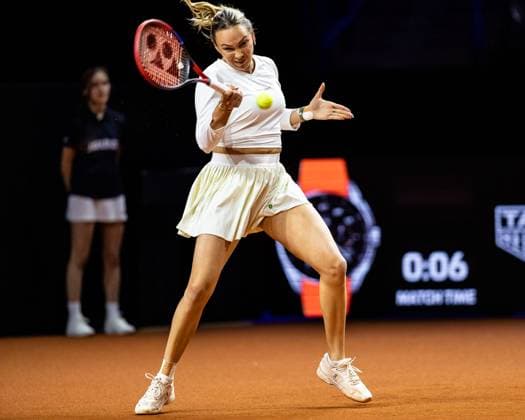 Ekaterina Alexandrova Keine Nationalitaet ausgewiesen (RUS) Vs. Donna Vekic (CRO) im Bild Donna Vekic (CRO) Porsche Tennis Grand Prix GP Stuttgart 2023, Billie Jean King Cup, Porsche-Arena, 17.04.2023 Porsche Tennis Grand Prix GP Stuttgart 2023 Porsche-Arena, 17.04.2023 Stuttgart Copyright: xEibner-Pressefoto RogerxBuerkex EP_EER