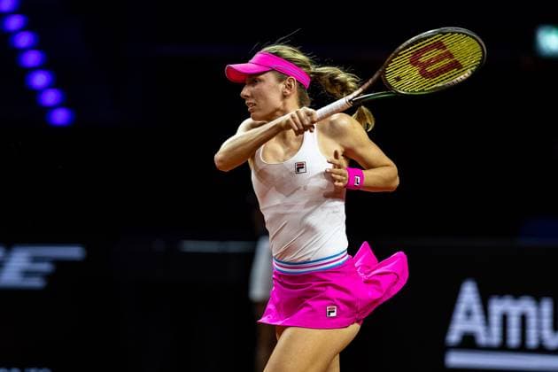 Ekaterina Alexandrova Keine Nationalitaet ausgewiesen (RUS) Vs. Donna Vekic (CRO) im Bild Ekaterina Alexandrova (RUS) Porsche Tennis Grand Prix GP Stuttgart 2023, Billie Jean King Cup, Porsche-Arena, 17.04.2023 Porsche Tennis Grand Prix GP Stuttgart 2023 Porsche-Arena, 17.04.2023 Stuttgart Copyright: xEibner-Pressefoto RogerxBuerkex EP_EER