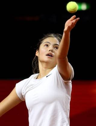 18.04.2023, Deutschland, Stuttgart, Porsche Tennis Grand Prix 2023, Emma Raducano