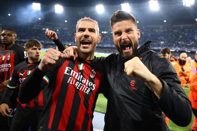 Bilder des Jahres 2023, Sport 04 April Sport Themen der Woche KW16 Sport Bilder des Tages Foto Alessandro Garofalo LaPresse 18 Aprile 2023 - Napoli , Italia - calcio - Napoli vs Milan - Champions League 2022 2023 - Quarti di finale -Stadio Diego Armando Maradona Nella foto: il MIlan celebra, Olivier Giroud (AC Milan) April 12 , 2023 Napoli , Italy - sport, calcio - Napoli vs Milan - Champions League 2022 2023 - Quarter finals- Diego Armando Maradona Stadium . In the pic : Milan Celebration, Olivier Giroud (AC Milan)  Copyright: xAlessandroxGarofalo LaPressex
