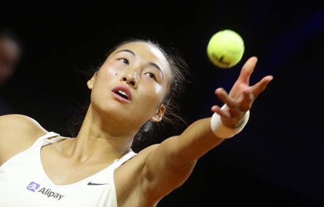 Stuttgart , Porsche Tennis Grand Prix , Qinwen Zheng ( CHN )