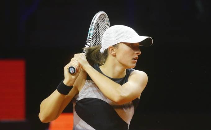 Stuttgart , Porsche Tennis Grand Prix , Iga Swiatek ( POL )