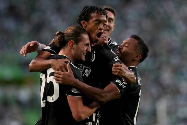 April 20, 2023, Lisbon, Portugal: Adrien Rabiot of Juventus (L) celebrates with teammates after scoring during the UEFA Europa League quarterfinal second leg match between Sporting CP and Juventus FC at Alvalade stadium in Lisbon, Portugal, on April 20, 2023. Lisbon Portugal - ZUMAf123 20230420_zap_f123_003 Copyright: xPedroxFiuzax