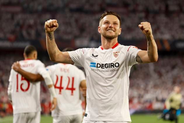 April 20, 2023, Seville, Spain: IVAN RAKITIC of Sevilla (C) celebrates after LOIC BADE scores 2-0 during the Europa League Quarter-finals (2nd leg) soccer match between Sevilla FC and Manchester United, ManU at the Ramon Sanchez Pizjuan Stadium Seville Spain - ZUMAa142 20230420_zap_a142_010 Copyright: xDanielxGonzalezxAcunax