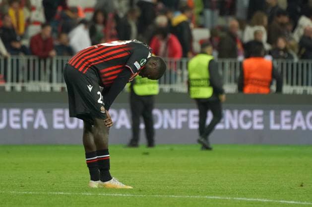 Fußball, ECL, OGC Nizza - FC Basel Deception - Nicolas Pepe (OGC Nice) FOOTBALL : OGC Nice vs FC Bale - Quart de finale retour de Ligue Europa ConfÃ rence - Nice - 20 04 2023 NorbertScanella Panoramic 