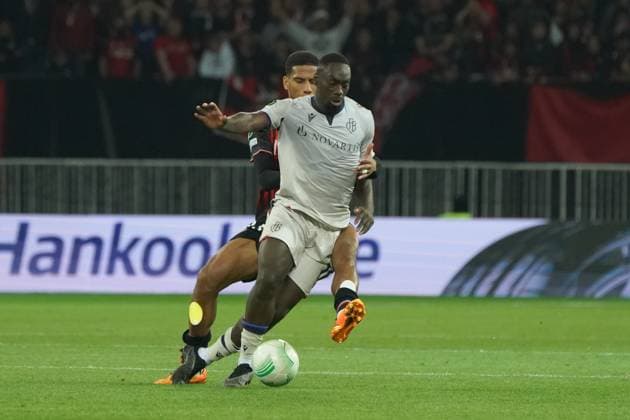 Fußball, ECL, OGC Nizza - FC Basel Jean Clair Todibo (OGC Nice) - Jean-KÃ vin Augustin (FC Bale) FOOTBALL : OGC Nice vs FC Bale - Quart de finale retour de Ligue Europa ConfÃ rence - Nice - 20 04 2023 NorbertScanella Panoramic 
