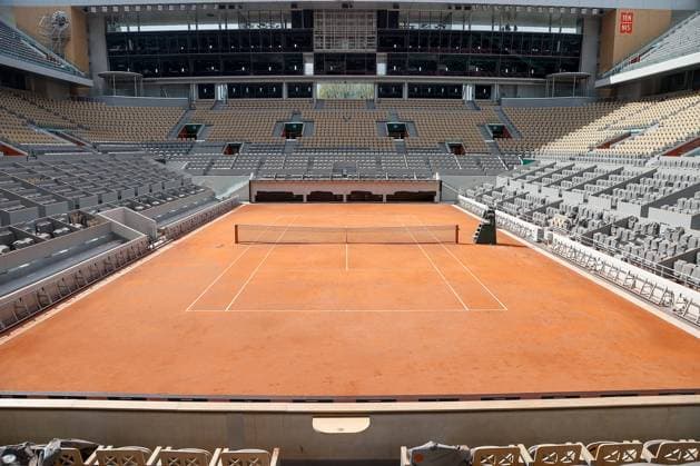 Paris 21.04.2022, Tennis, Pressekonferenz French Open 2023 Roland-Garros , FRA, Paris, Roland Garros Bild: v. li. Symbolfoto, Symbolbild: Center Court , Roland Garros 2023, Court Philippe-Chatrier Copyright: HMBxMedia AntonioxBorga