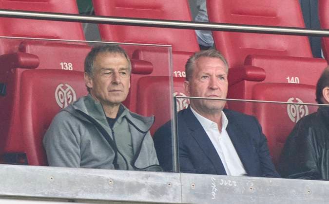 Sport Themen der Woche KW16 Jürgen Klinsmann, Andreas Köpke in the match FSV MAINZ 05 - FC BAYERN MUENCHEN 1.German Football League on Apr 22, 2023 in Mainz, Germany. Season 2022 2023, matchday 29, 1.Bundesliga, FCB, MZ, München, 29.Spieltag.