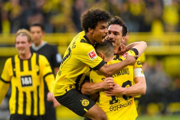 Bilder des Jahres 2023, Sport 04 April Sport Themen der Woche KW16 Sport Bilder des Tages Fußball: 1. Bundesliga, Saison 2022 2023, 29. Spieltag, Borussia Dortmund - Eintracht Frankfurt am 22.04.2023 im Signal-Iduna-Park in Dortmund. Tor zum 3:0, Torjubel, Jubel, Freude von Dortmund s Mats Hummels DFL REGULATIONS PROHIBIT ANY USE OF PHOTOGRAPHS AS IMAGE SEQUENCES AND OR QUASI-VIDEO. *** Soccer 1 Bundesliga, season 2022 2023, 29 matchday, Borussia Dortmund Eintracht Frankfurt on 22 04 2023 at Signal Iduna Park in Dortmund goal to 3 0, goal celebration, cheering, joy of Dortmund s Mats Hummels DFL REGULATES PROHIBIT ANY USE OF PHOTOGRAPHS AS IMAGE SEQUENCES AND OR QUASI VIDEO Copyright: xNeundorf Kirchner-Mediax
