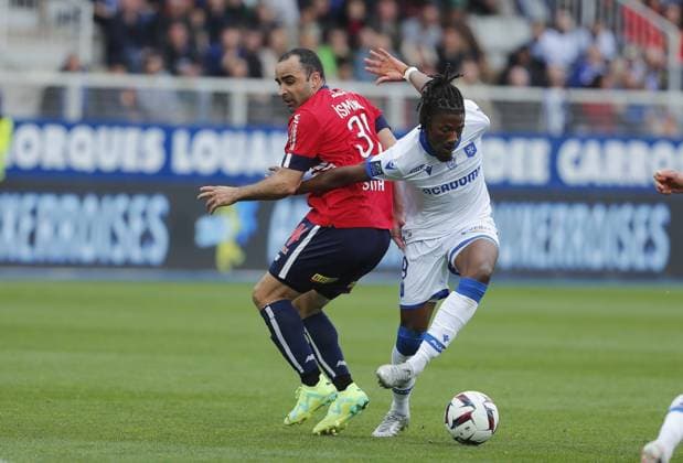 RECORD DATE NOT STATED (Auxerre) Nuno Da Costa (Lille) Ismaily Goncalves Football : Auxerre vs Lille - Ligue 1 - 22 04 2023 StephanieGrossetete Panoramic 