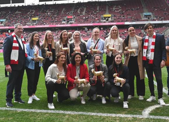 23.04.2023, Cologne, Germany, Rhein-Energie-Stadium, 1. FC Koeln vs Eintracht Frankfurt - Frauen Bundesliga, die Hall of Fame der 1. FC Koeln Frauen schauen (Foto Ralf Treese, Ralf Treese) DFB DFL REGULATIONS PROHIBIT ANY USE OF PHOTOGRAPHS AS IMAGE SEQUENCES AND OR QUASI-VIDEO. Cologne Rhein-Energie-Stadium North Rhine-Westphalia Germany