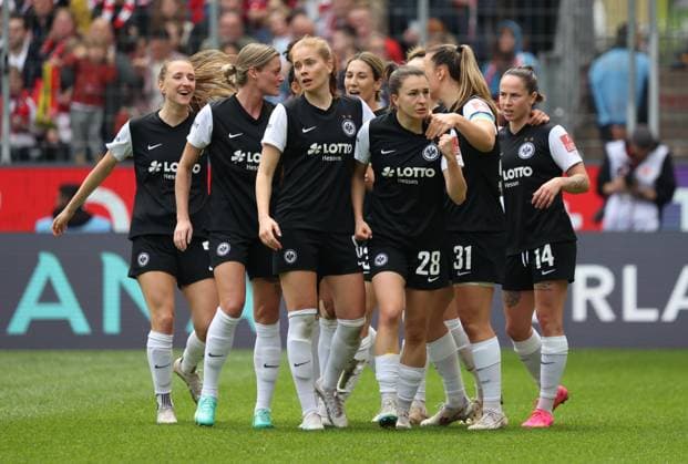 Torjubel 0-1 Barbara Dunst (SGE), Tanja Pawollek (SGE), Geraldine Reuteler (SGE), 1. FC Köln - Eintracht Frankfurt, Flyeralarm Frauen Bundesliga, 18. Spieltag, Rhein-Energie-Stadion Köln, Deutschland, 18.03.2023.