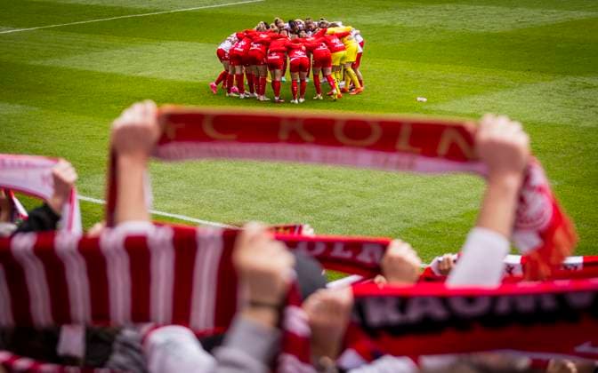 IMAGO Iconic Moments, Fußball - Frauen Cologne, Germany. 23rd Apr, 2023. Teamkreis der FC Frauen Frauen Bundesliga 1. FC Köln - Eintracht Frankfurt 23.04.2023