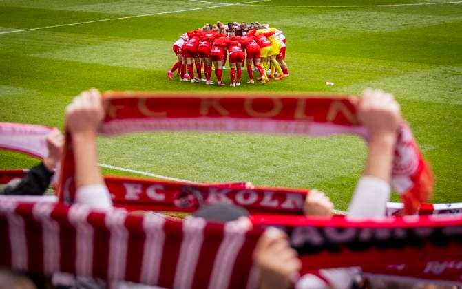 Cologne, Germany. 23rd Apr, 2023. Teamkreis der FC Frauen Frauen Bundesliga 1. FC Köln - Eintracht Frankfurt 23.04.2023