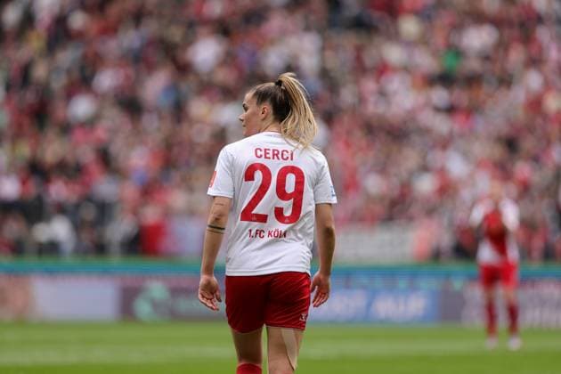 Flyeralarm Frauen - Bundesliga 2022-2023: 1. FC Köln - SG Eintracht Frankfurt Selina Cerci (FC, 29) nach vergebener Torchance enttäuscht Köln RheinEnergieStadion Nordrhein-Westfalen Deutschland