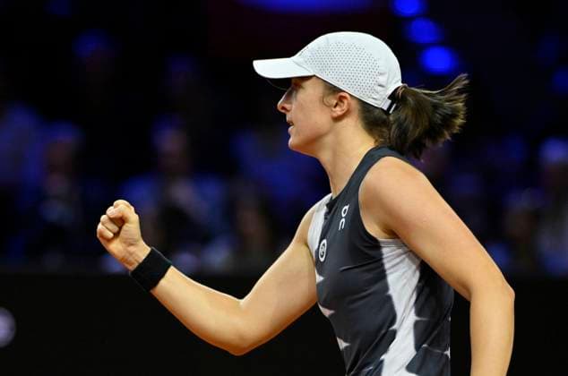 Iga Swiatek (POL) Jubel Freude Emotion Tennis Damen Porsche-Cup Porsche Tennis Grand Prix GP Stuttgart 2023 Finale Porsche Arena 23.04.2022 DFL REGULATIONS PROHIBIT ANY USE OF PHOTOGRAPHS AS IMAGE SEQUENCES AND OR QUASI-VIDEO Porsche Tennis Grand Prix GP Stuttgart 2023