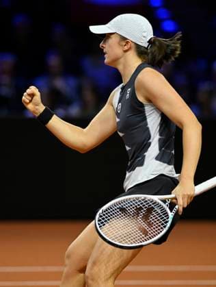 Iga Swiatek (POL) Jubel Freude Emotion Tennis Damen Porsche-Cup Porsche Tennis Grand Prix GP Stuttgart 2023 Finale Porsche Arena 23.04.2022 DFL REGULATIONS PROHIBIT ANY USE OF PHOTOGRAPHS AS IMAGE SEQUENCES AND OR QUASI-VIDEO Porsche Tennis Grand Prix GP Stuttgart 2023