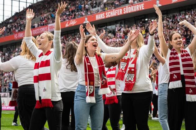 GER, 1.FFBL, 1.FC Koeln vs Eintracht Frankfurt 23.04.2023, RheinEnergieSTADION, Koeln, GER, 1.FFBL, 1.FC Koeln vs Eintracht Frankfurt im Bild picture shows Halbzeitshow der Veedel Perlen