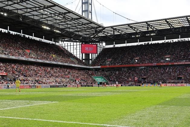 Flyeralarm Frauen - Bundesliga 2022-2023: 1. FC Köln - SG Eintracht Frankfurt Zuschauerrekord! Köln RheinEnergieStadion Nordrhein-Westfalen Deutschland