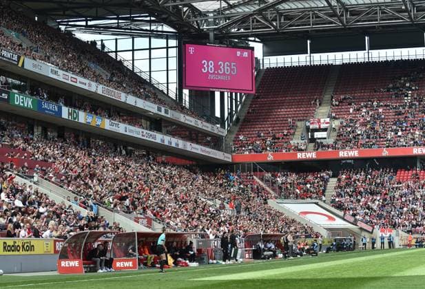 23.04.2023, Cologne, Germany, Rhein-Energie-Stadium, 1. FC Koeln vs Eintracht Frankfurt - Frauen Bundesliga, . die offizielle Zuschauerzahl (Foto Ralf Treese, Ralf Treese) DFB DFL REGULATIONS PROHIBIT ANY USE OF PHOTOGRAPHS AS IMAGE SEQUENCES AND OR QUASI-VIDEO. Cologne Rhein-Energie-Stadium North Rhine-Westphalia Germany
