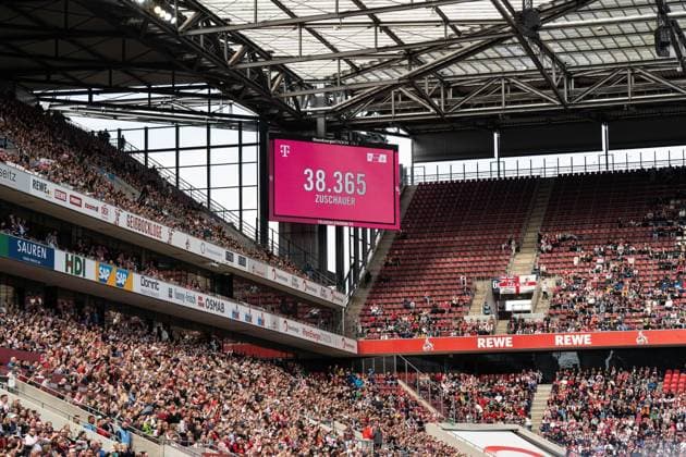 Sport Themen der Woche KW16 GER, 1.FFBL, 1.FC Koeln vs Eintracht Frankfurt 23.04.2023, RheinEnergieSTADION, Koeln, GER, 1.FFBL, 1.FC Koeln vs Eintracht Frankfurt im Bild picture shows Zuschaueranzahl, Zuschauer *** GER, 1 FFBL, 1 FC Koeln vs Eintracht Frankfurt 23 04 2023, RheinEnergieSTADION, Koeln, GER, 1 FFBL, 1 FC Koeln vs Eintracht Frankfurt in picture shows number of spectators, spectators nordphotoxGmbHx xChristianxSchulze nph000300
