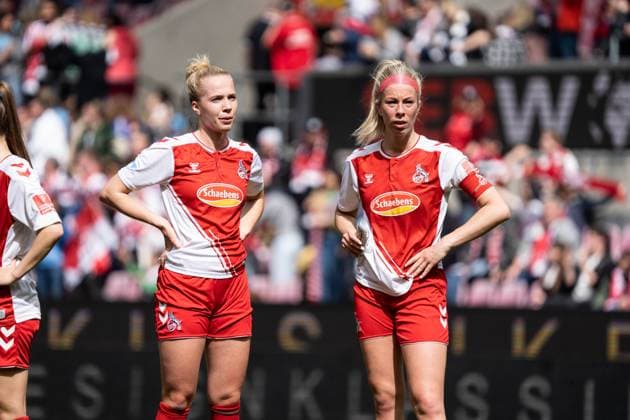 GER, 1.FFBL, 1.FC Koeln vs Eintracht Frankfurt 23.04.2023, RheinEnergieSTADION, Koeln, GER, 1.FFBL, 1.FC Koeln vs Eintracht Frankfurt im Bild picture shows Celina Degen (1. FC Koeln, 5) und Sharon Beck (1. FC Koeln, 10) enttäuscht nach dem Spiel