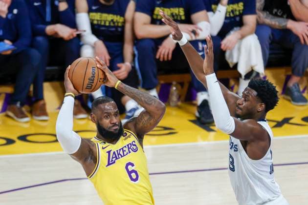 April 24, 2023, Los Angeles, California, USA: Los Angeles Lakers forward LeBron James (6) is defended by Memphis Grizzlies forward Jaren Jackson Jr. (13) during an NBA, Basketball Herren, USA basketball playoffs round one game 4 Monday, April 24, 2023, in Los Angeles. Los Angeles USA - ZUMAc68_ 20230424_zaf_c68_051 Copyright: xRingoxChiux