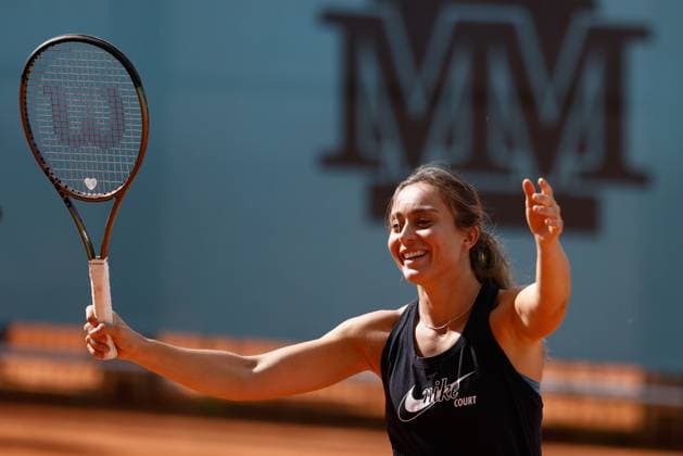 April 25, 2023, MADRID, MADRID, SPAIN: Paula Badosa of Spain practices during the Mutua Madrid Open 2023 celebrated at Caja Magica on March 25, 2023 in Madrid, Spain. MADRID SPAIN - ZUMAa181 20230425_zaa_a181_056 Copyright: xOscarxJ.xBarrosox