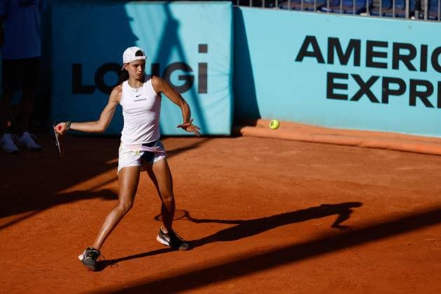 April 25, 2023, MADRID, MADRID, SPAIN: Emiliana Arango of Colombia in action against Irene Burillo of Spain during the Mutua Madrid Open 2023 celebrated at Caja Magica on March 25, 2023 in Madrid, Spain. MADRID SPAIN - ZUMAa181 20230425_zaa_a181_083 Copyright: xOscarxJ.xBarrosox