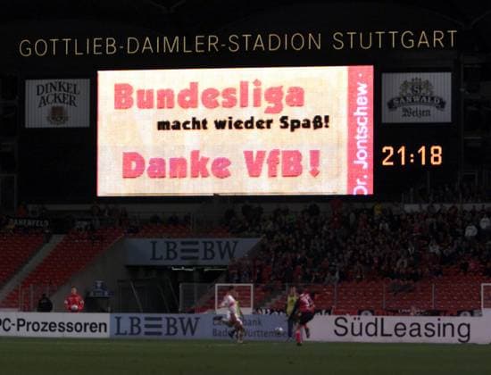 05.02.02 VfB Stuttgart - 1. FC Nürnberg Deutschland, Stuttgart, 05.02.2002, Fussball, Bundesliga, VfB Stuttgart - 1. FC Nürnberg (2:3): Anzeigetafel Bundesliga macht wieder Spaß Danke VfB. *** 05 02 02 VfB Stuttgart 1 FC Nürnberg Germany, Stuttgart, 05 02 2002, football, Bundesliga, VfB Stuttgart 1 FC Nürnberg 2 3 scoreboard Bundesliga is fun again thank you VfB