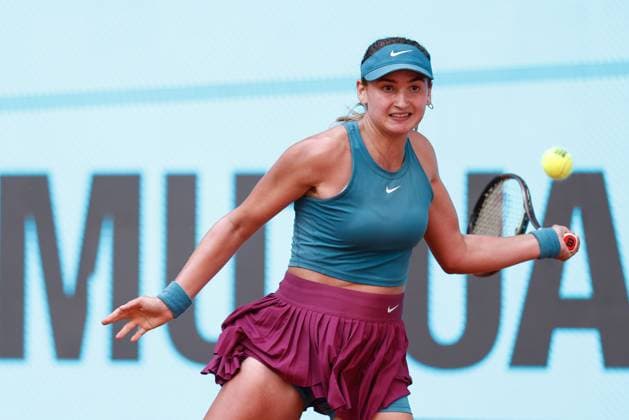 April 26, 2023, MADRID, MADRID, SPAIN: Victoria Jimenez Kasinteva of Andorra in action against Anastasia Pavlyuchenkova of Russia during the Mutua Madrid Open 2023 celebrated at Caja Magica on March 26, 2023 in Madrid, Spain. MADRID SPAIN - ZUMAa181 20230426_zaa_a181_124 Copyright: xOscarxJ.xBarrosox
