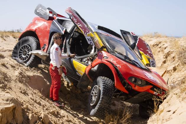 200 LOEB SÃ bastien (fra), LURQUIN Fabian (bel), Bahrain Raid Xtreme, Prodrive Hunter, FIA W2RC, crash, accident, during the Stage 3 of the Sonora Rally 2023, 3rd round of the 2023 World Rally-Raid Championship, around Penasco on April 26th, 2023 in Penasco, Mexico - AUTO - W2RC - SONORA RALLY 2023 DPPI Panoramic 05323003__DE_8340